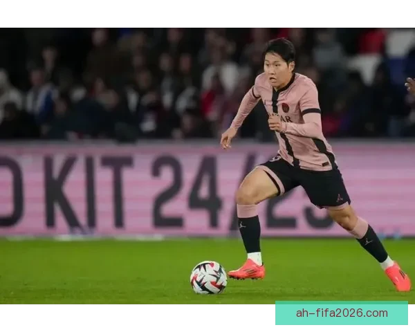 李刚仁拒绝与大巴黎续约传闻升温曼联成最积极追逐者转会市场焦点